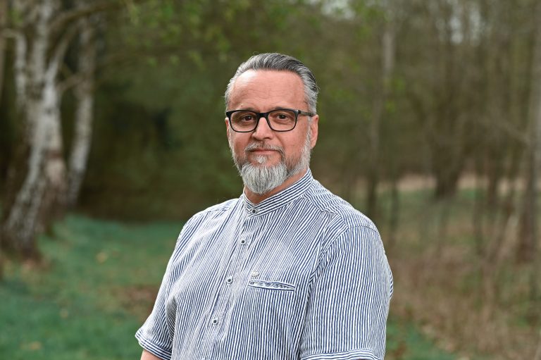 Uwe Schmitz | Freier Trauredner, Trauerredner und Redner auf Kinderwillkommensfesten und Jubiläumshochzeiten in Bonn, Köln und NRW