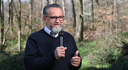 Uwe Schmitz | Freier Trauredner, Trauerredner und Redner auf Kinderwillkommensfesten und Jubiläumshochzeiten in Bonn, Köln und NRW